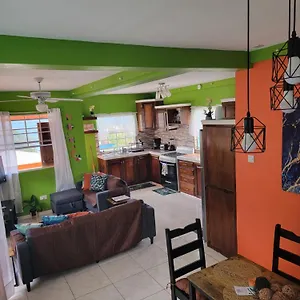 Garfields Hiddengem Holiday home Soufriere